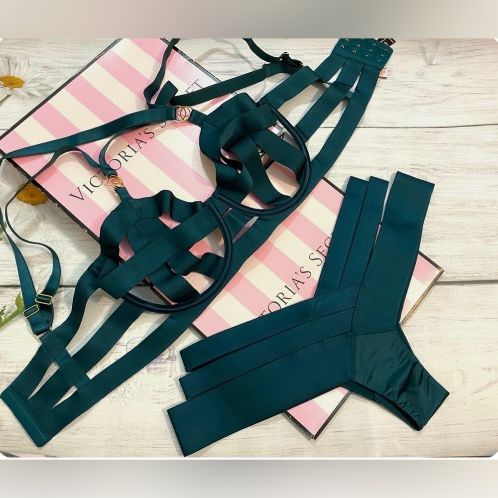 Victoria’s Secret strappy 2 piece set. Only worn once for photo shoot.